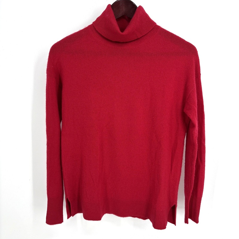 Halogen Women's 100% Cashmere Red Turtleneck Sweater Size S Quiet Luxury Holiday